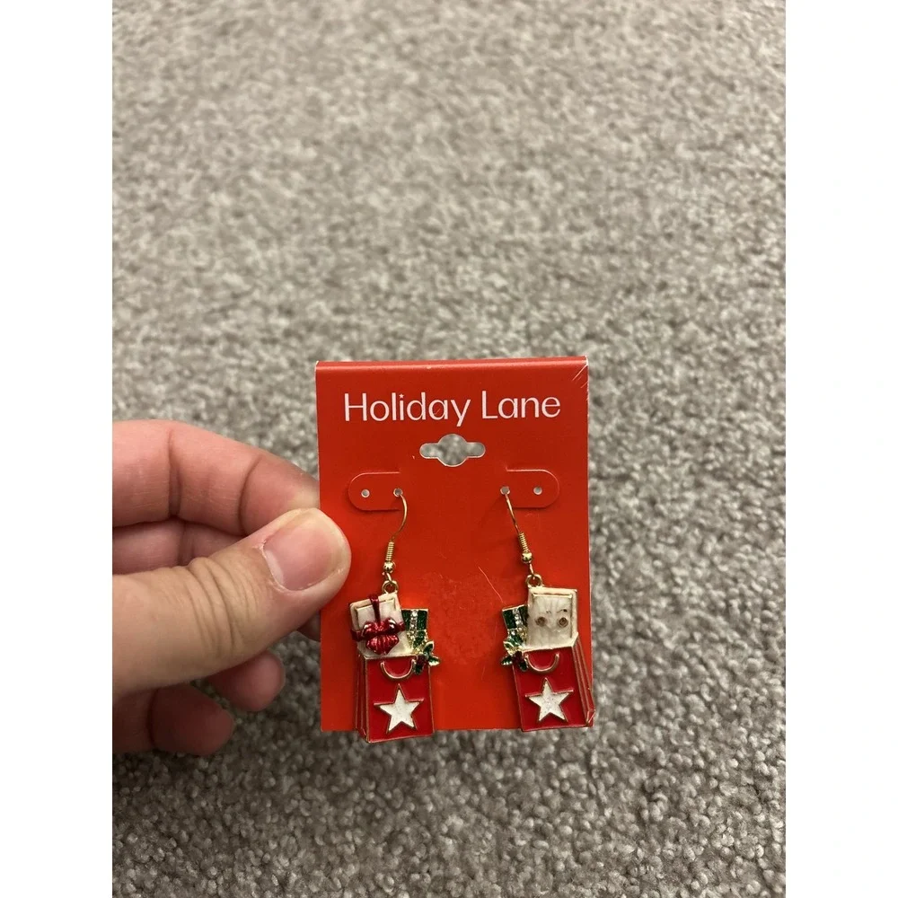 Holiday Lane gold tone